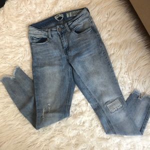 super cute distressed jeans